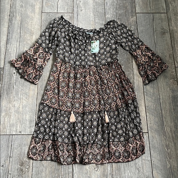 Nostalgia Floral Patterned Dress - Picture 1 of 7